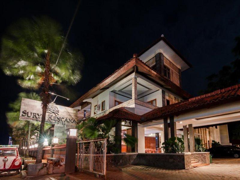 Surya Kencana Seaside Hotel Pangandaran Exterior photo