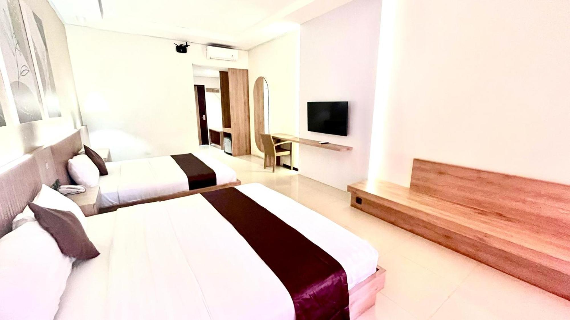 Surya Kencana Seaside Hotel Pangandaran Exterior photo