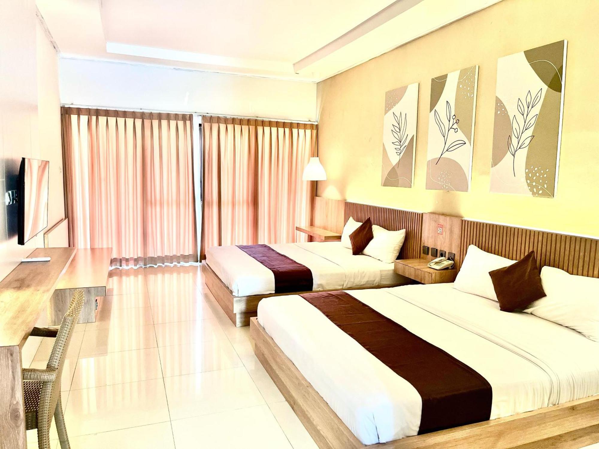 Surya Kencana Seaside Hotel Pangandaran Exterior photo