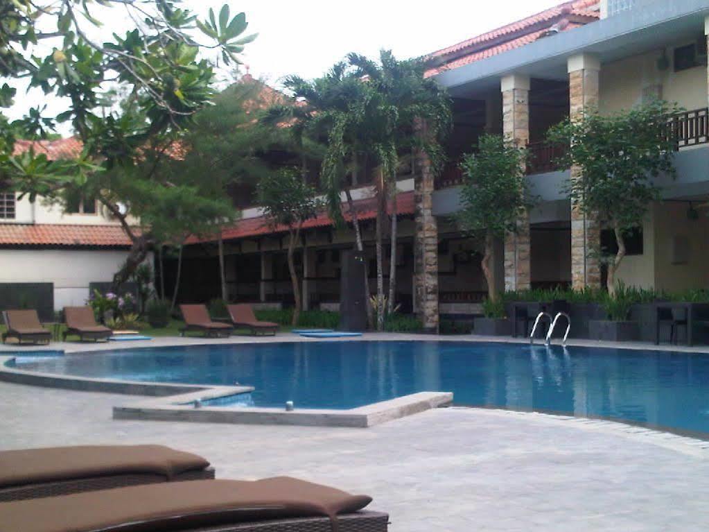 Surya Kencana Seaside Hotel Pangandaran Exterior photo