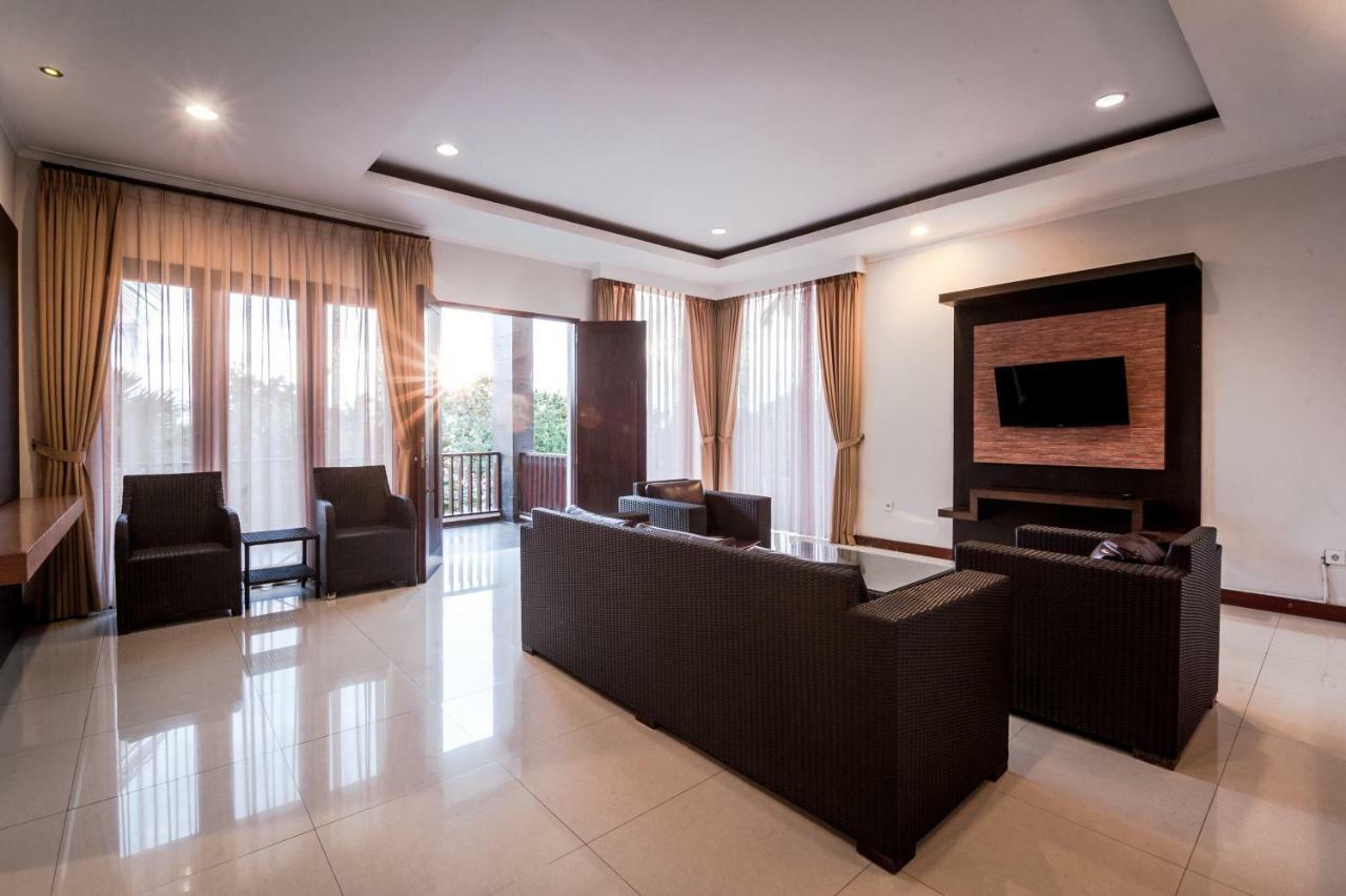 Surya Kencana Seaside Hotel Pangandaran Exterior photo